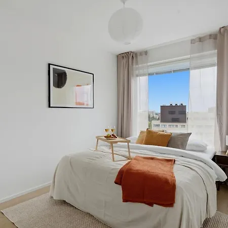 Skyline Views | Sauna | 10th Floor | Tripla | 2br