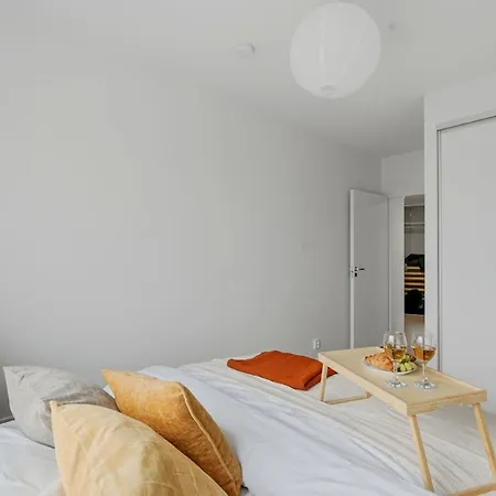 Skyline Views | Sauna | 10th Floor | Tripla | 2br Lejlighed
