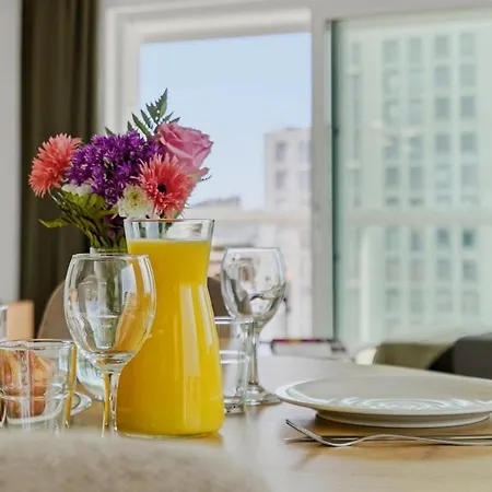 Διαμέρισμα Skyline Views | Sauna | 10th Floor | Tripla | 2br *